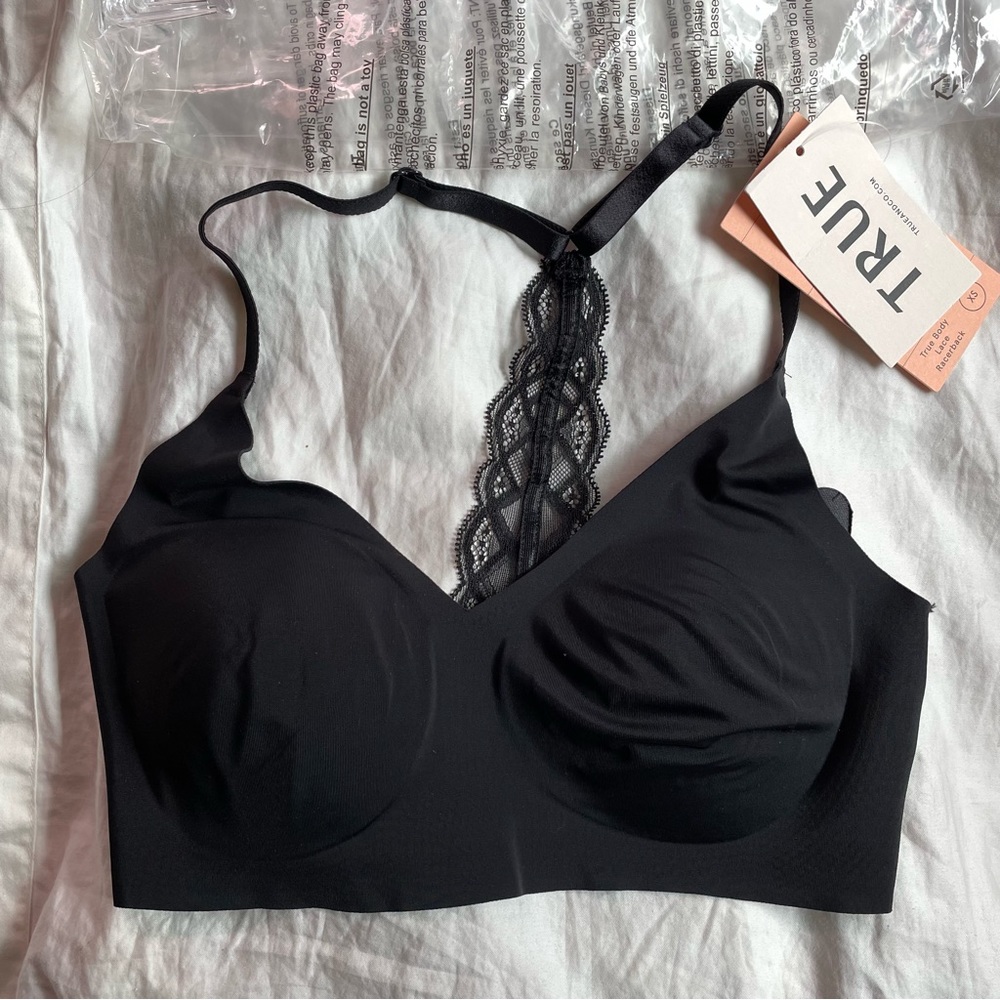 True Body Triangle Lace Racerback Bra - Picture 2 of 7